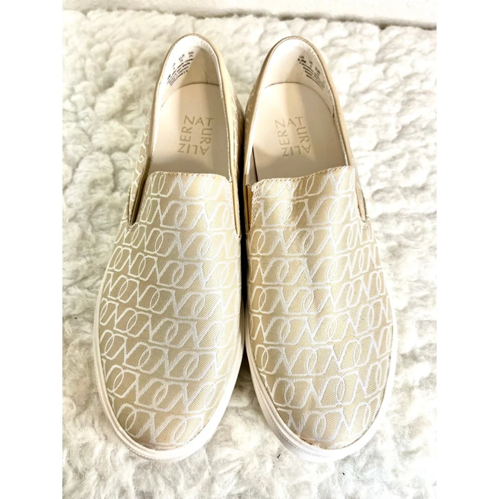 Naturalizer Women's Marianne 3.0 slip-on sneaker tan size 8.5M